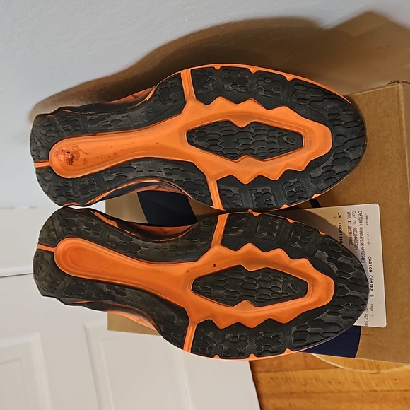 Novablast Asics Running Shoes NWOT - Picture 8 of 15